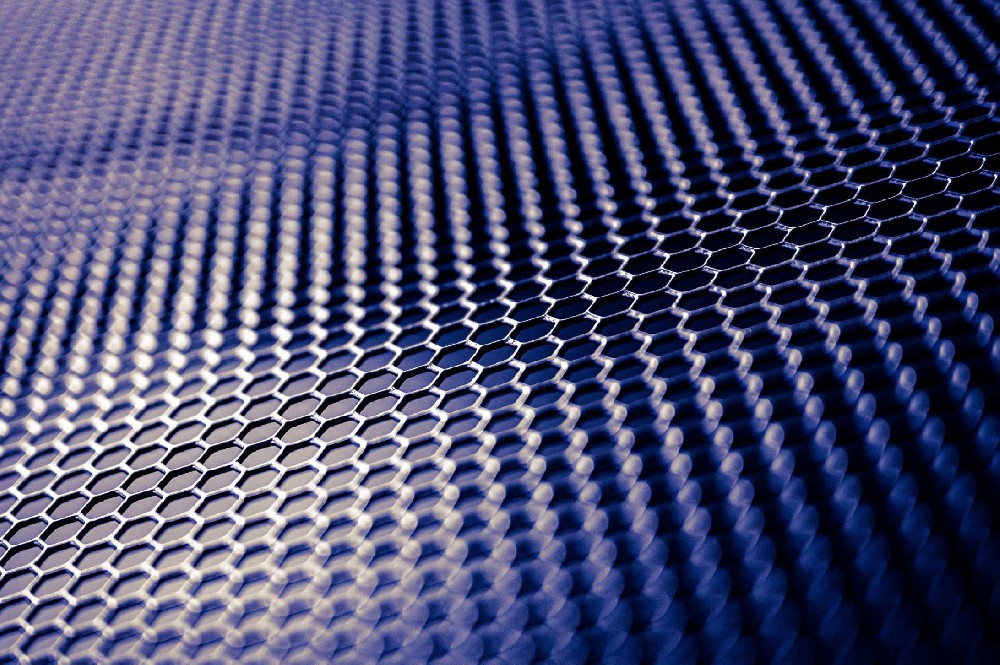 智能纤维赋能可穿戴设备及不同类型纤维的功能和应用的解构