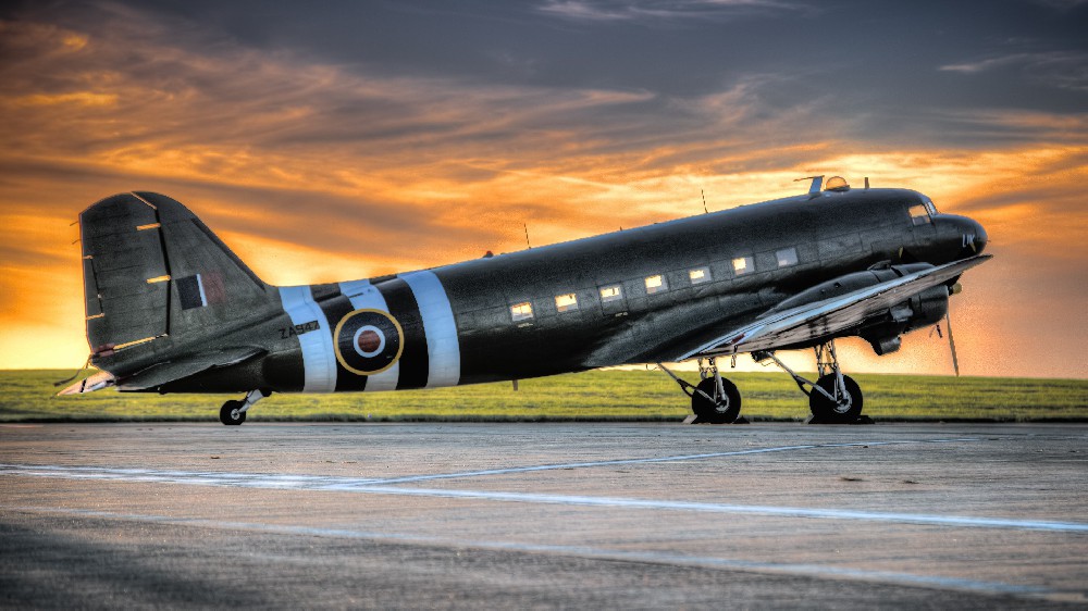 Airbus发布了A350的新生产标准，新一代客机中使用了哪种碳纤维和其复合材料?