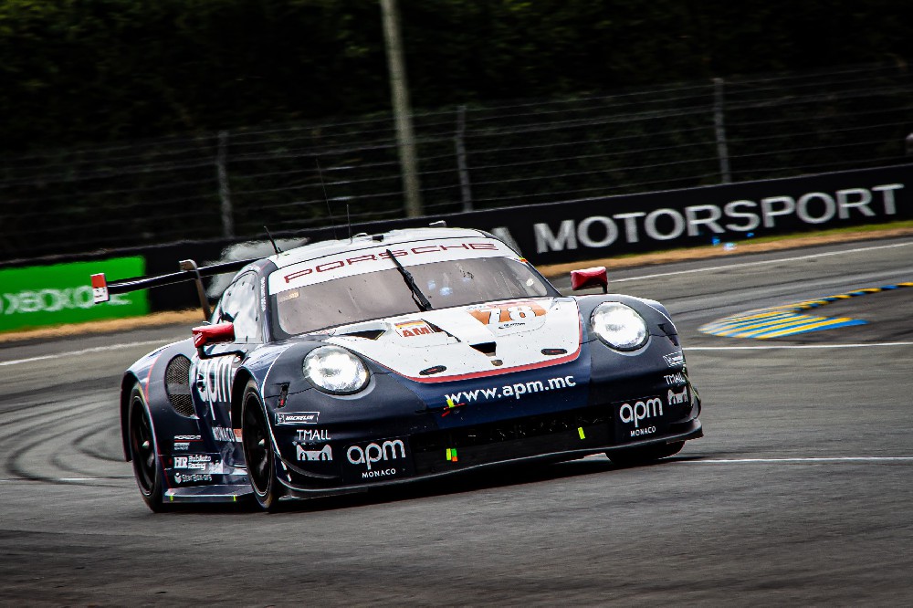 超级跑车和赛车界最受欢迎的材料，碳纤维的昂贵是否合理？