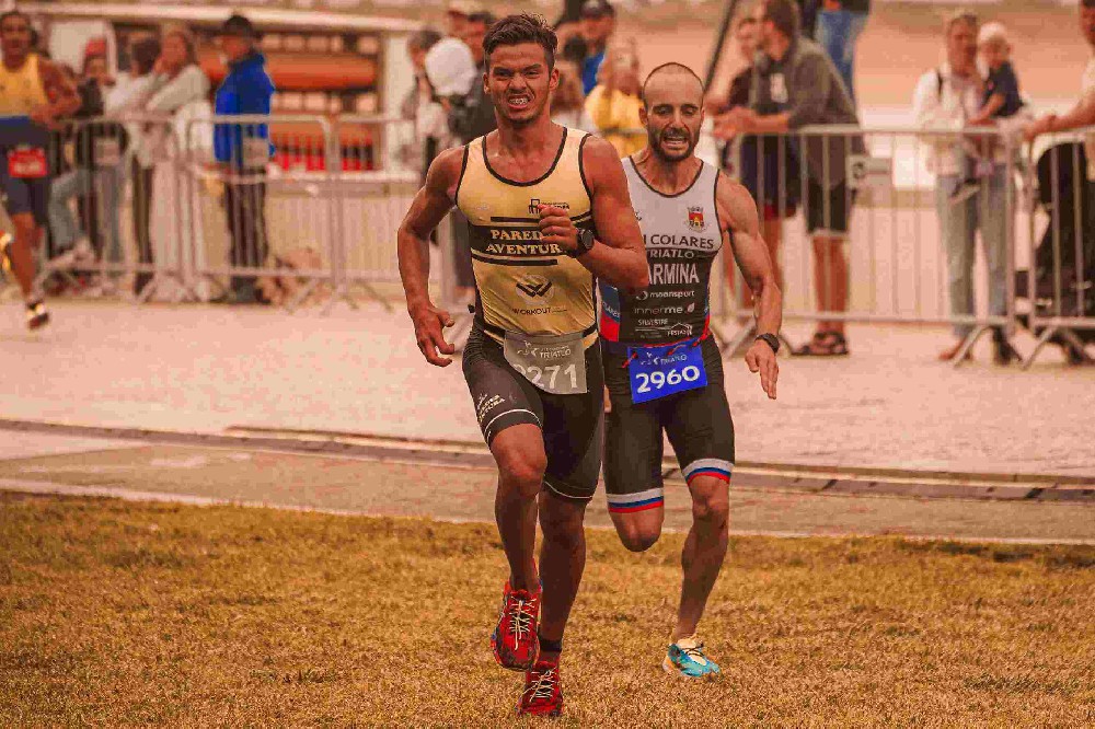 为什么碳纤维复合材料在赛车鞋中的使用越来越多？